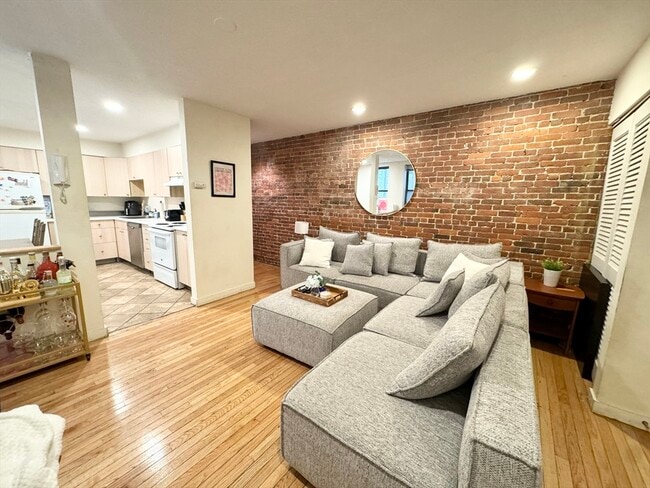 Photo - 71 Gainsborough St Unit 101