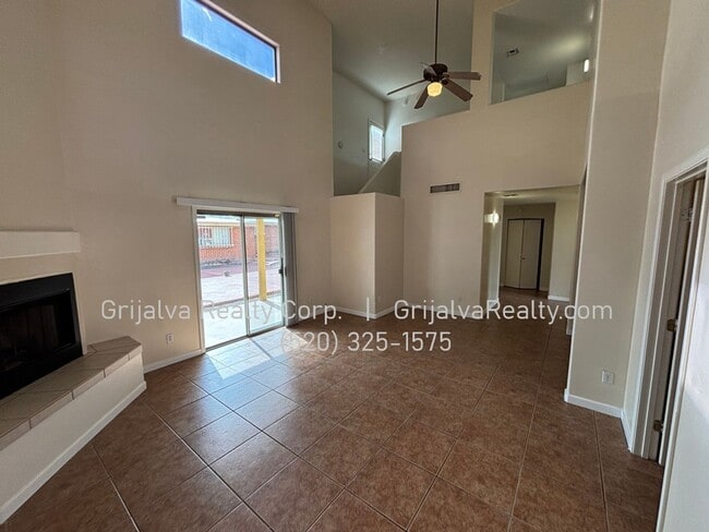 Photo - 1415 E Lester St Unit 02