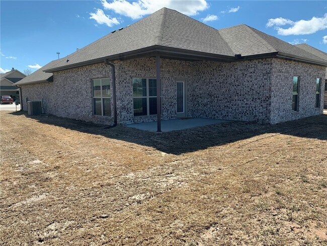 Photo - 740 Arkansas Black