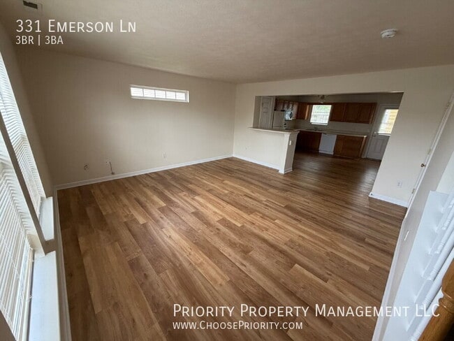 Photo - 331 Emerson Ln