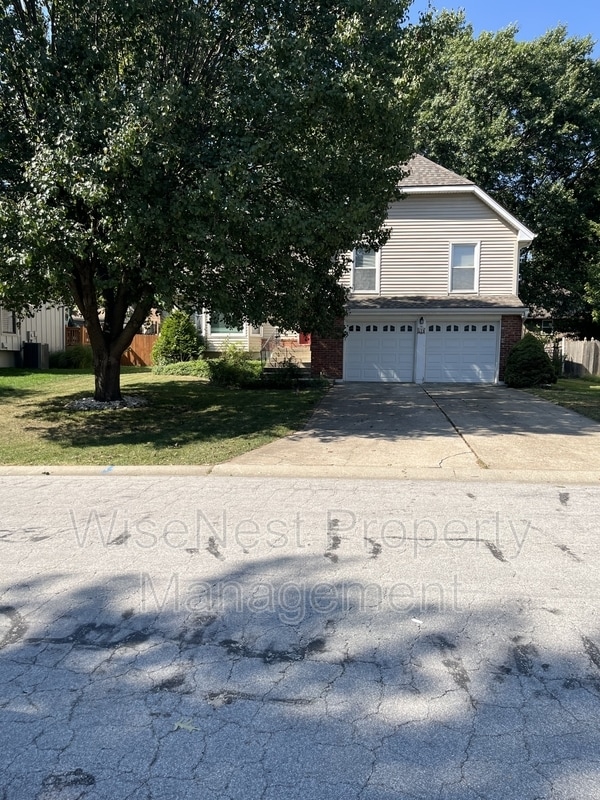 Building Photo - 514 SE Adobe Dr