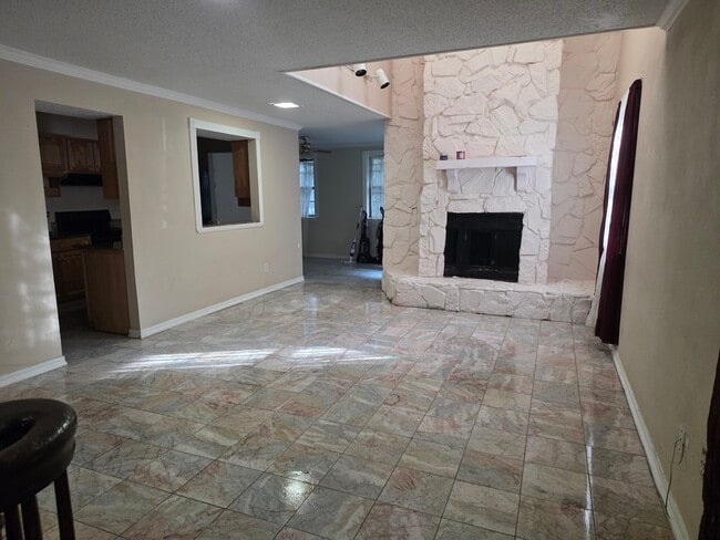 Photo - 4213 Paradis Ln