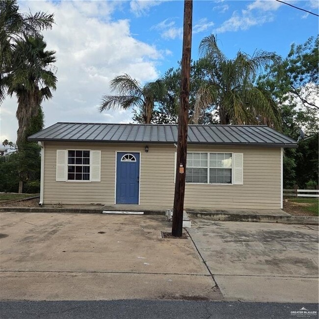 8442 Lago Vista Dr
