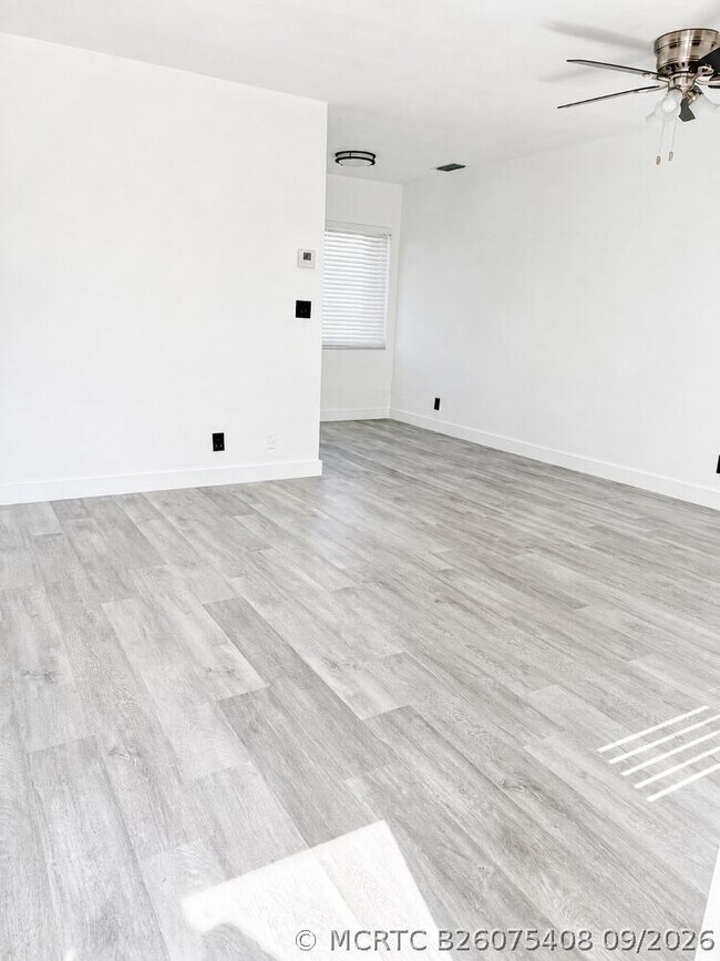 2847 NE 30th St Unit 2847