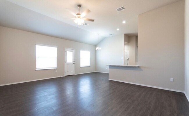 Photo - 617 Grayson Ln