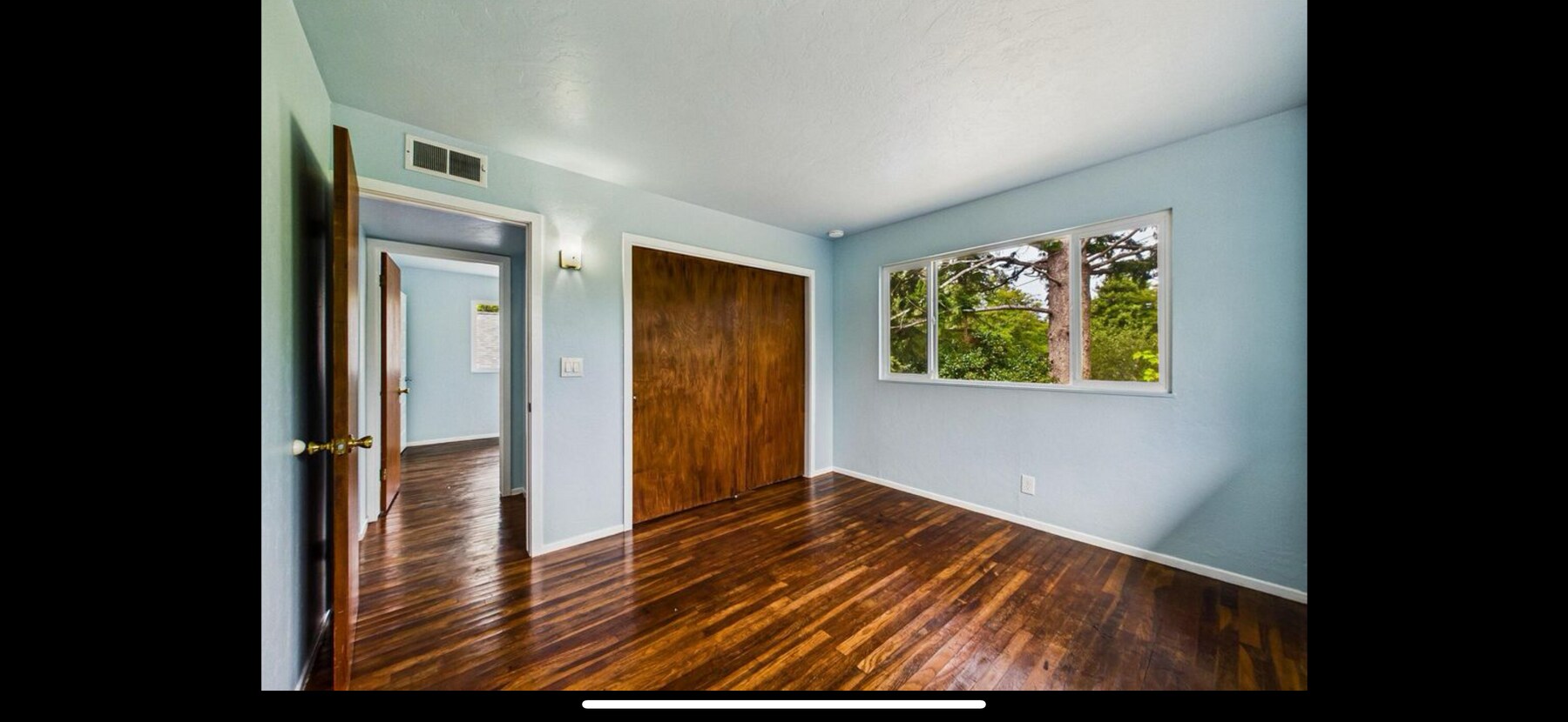 Photo - 3473 McLean St