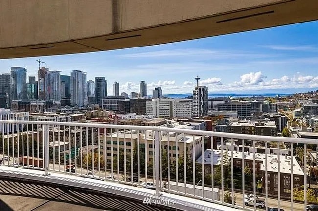 Photo - 530 Melrose Ave E Unit #103