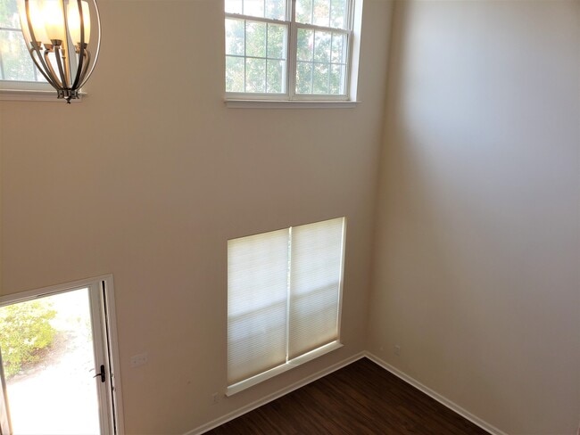 Photo - 115 Brentfield Loop