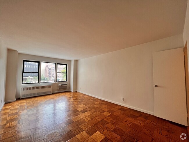 Building Photo - 236 E 36th St Unit 2D Rental