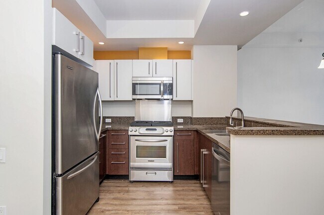 Photo - Modern Downtown 1 Bedroom with balcony at ...