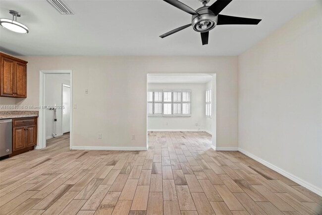 Photo - 838 NW 10th Ave