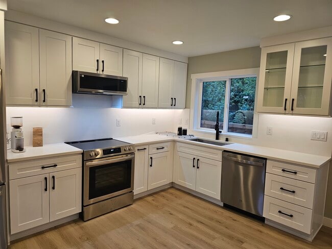 Photo - 4837 50th Ave SW