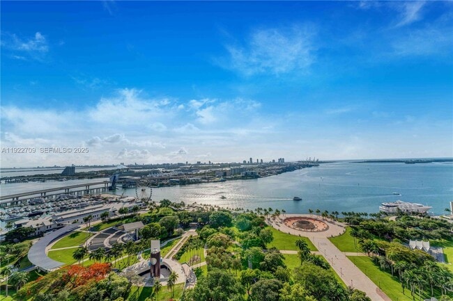 Building Photo - 50 Biscayne Blvd Unit 2804