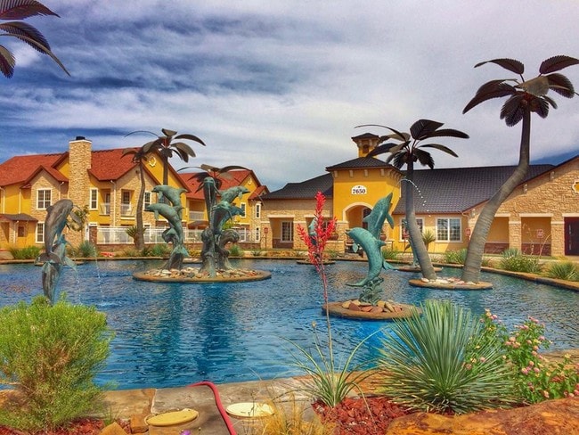 Nuestra fuente - Lantana Gardens