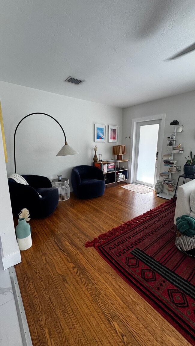 Photo - 139 NE 96th St