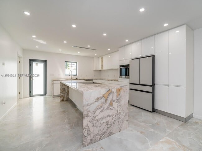 Photo - 30 NW 41st St