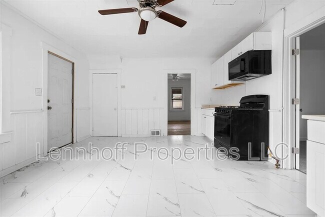 9 Martel St