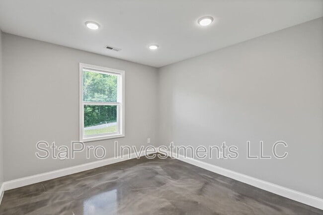 Photo - 73 McMurtry Rd