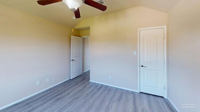 Photo - 400 Plum Ct