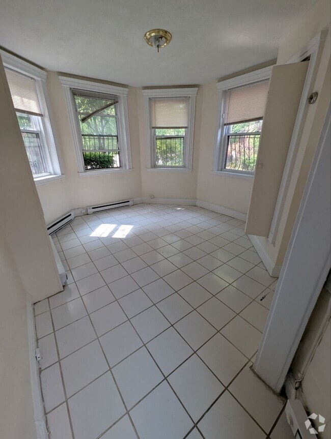 Building Photo - 382 Riverway Unit 1 Rental