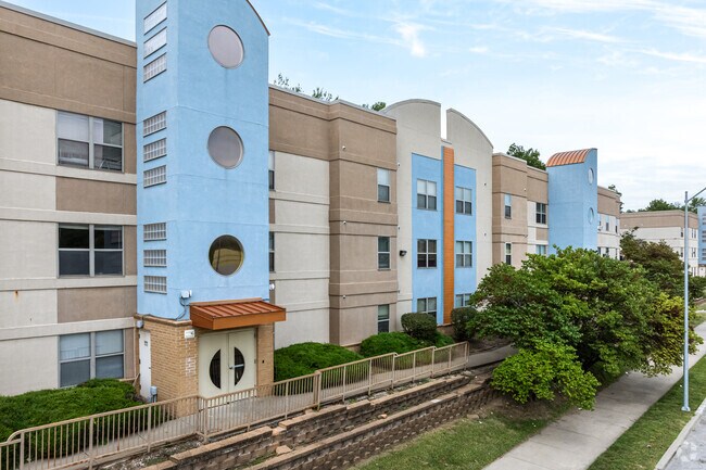 Parkway Apartments - Parkway Apartments