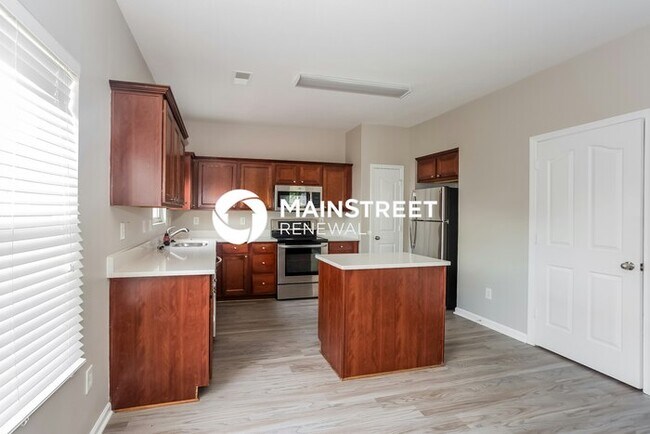 Photo - 4 Bedroom Pet-Friendly Home in Harrisburg, NC with Main Street Renewal
