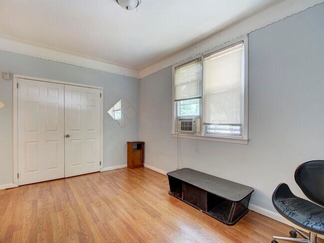 276 Van Wagenen Ave Unidad 1