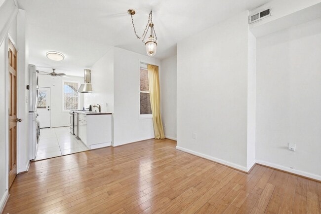 Photo - 707 15th St NE