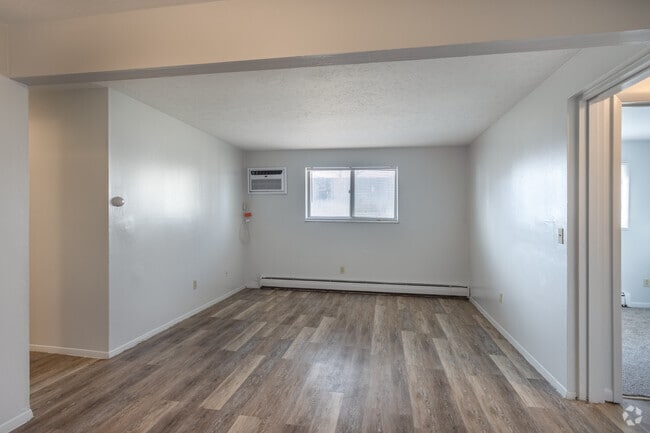 3BD, 1BA - 850-900SF