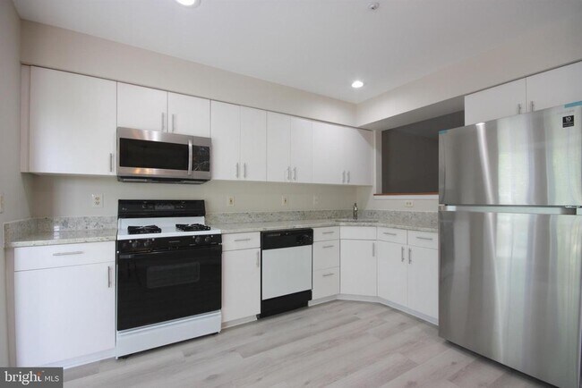 Photo - 7782 Blueberry Hill Ln