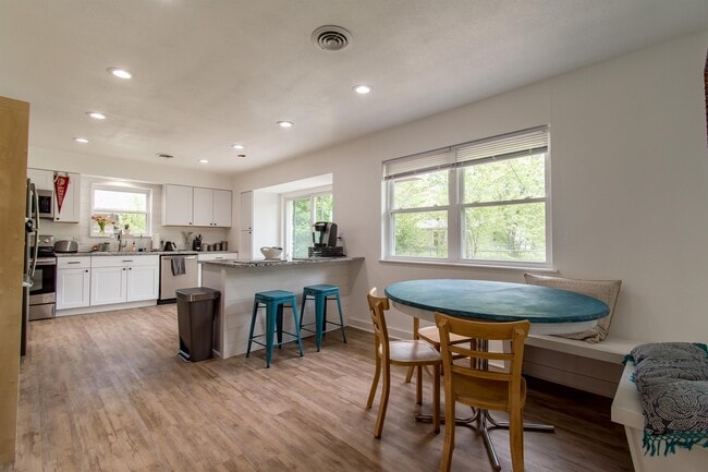 Photo - 2332 S Clover Dr