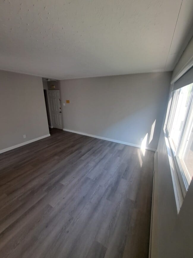 Photo - 10734-108 108 St NW Unit 5