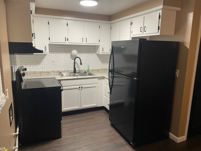 New appliances - 10802 Central Ave Unit 10802 Central Ave Carmel