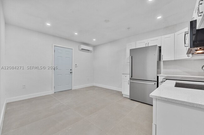 Photo - 1849 NW 16th St Unit B