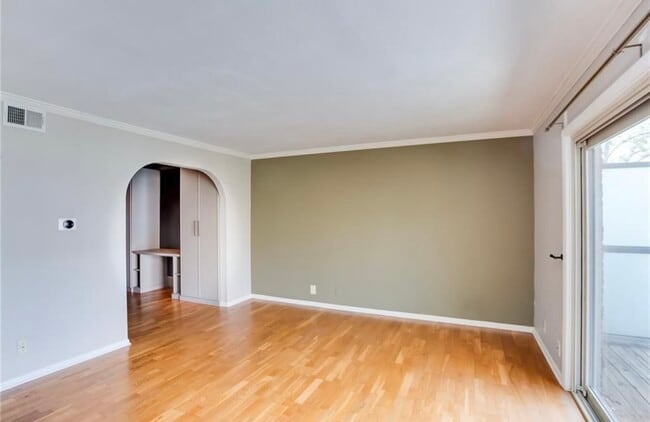 Photo - 4616 Holly St Unit West End Condo - 6