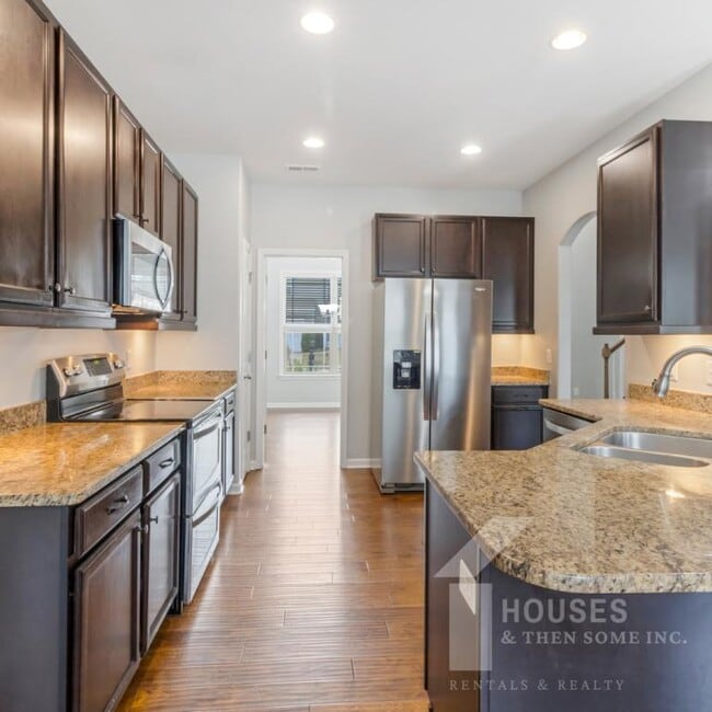 Photo - 70 Madeline Cir