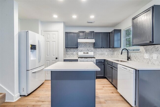 1106 Hughmont Dr