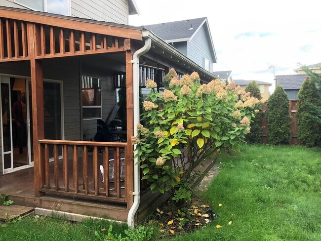 Photo - Large 4 Bedroom House in Newberg. Great Location!