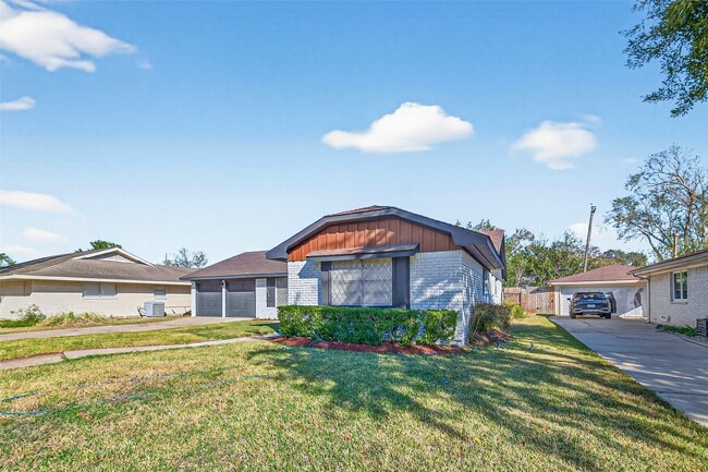 Photo - 9011 Landsdowne Dr