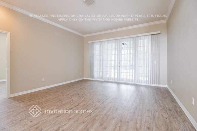 Photo - 594 Caledonia Pl