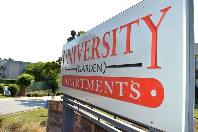 Photo - University Garden