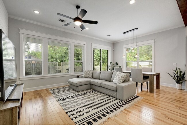 Photo - North Loop Area Gem!!!