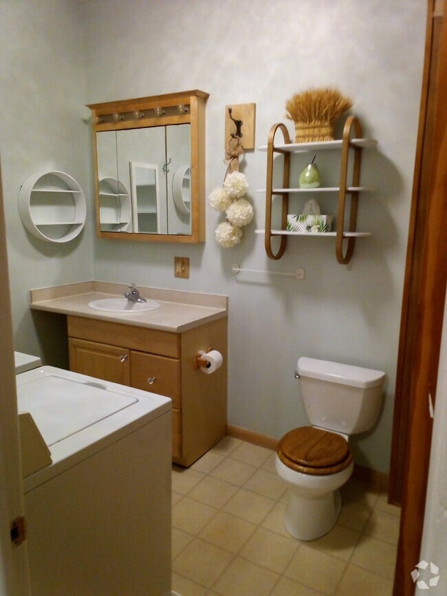Building Photo - 505 Marcellus St Unit # Rental