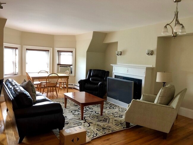 Photo - 318 Tappan St