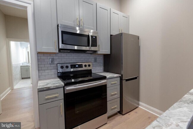 Photo - 1411 Walnut St Unit 204