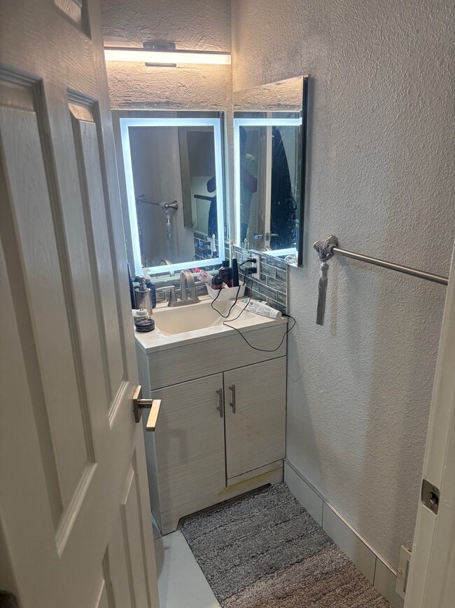 Photo - 5966 Walerga Rd Unidad 2