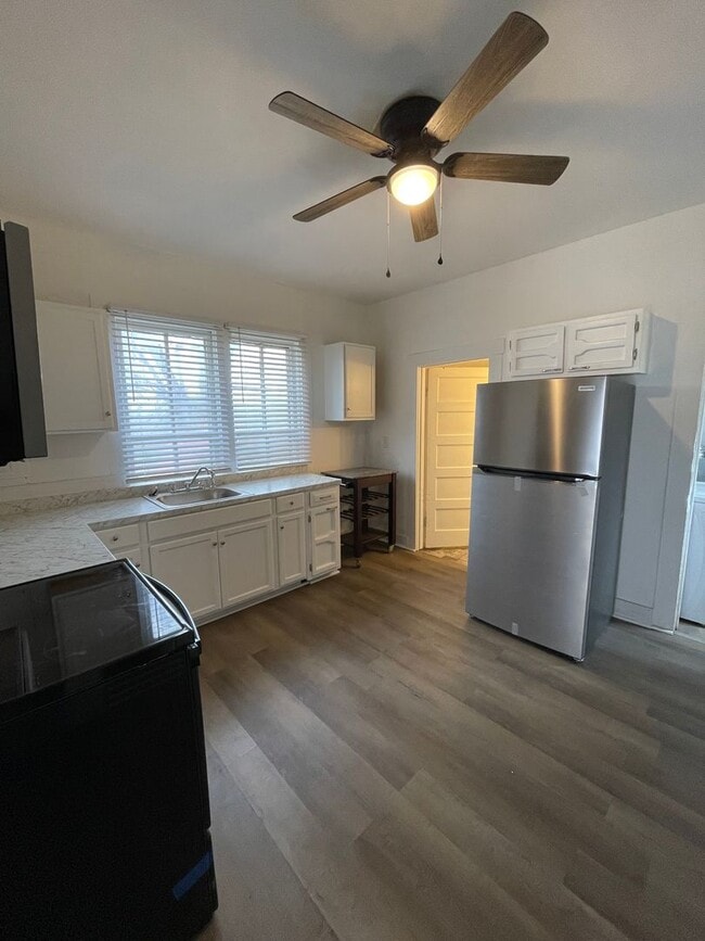 Photo - Charming, Two bedroom, One bathroom house in Columbia!