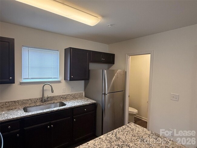 Photo - 2021 Oakdale Rd