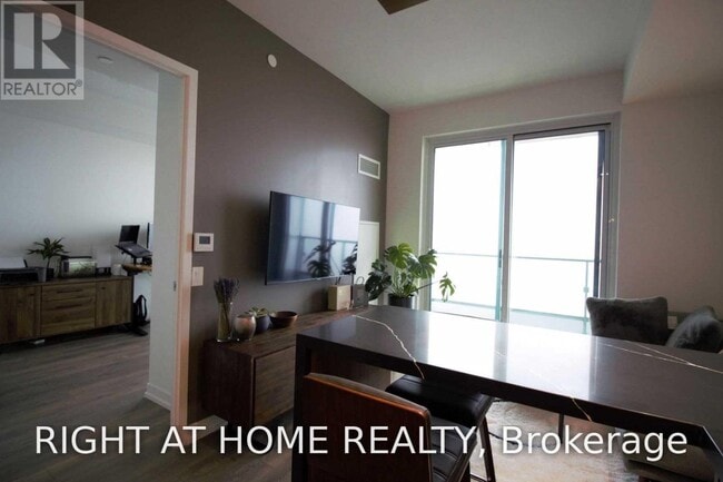 Photo - 950 Portage Pkwy Unit 1215