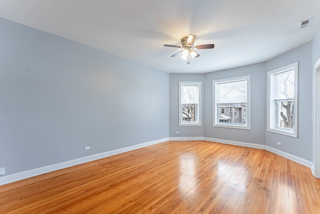 Building Photo - 163 N Lockwood Ave